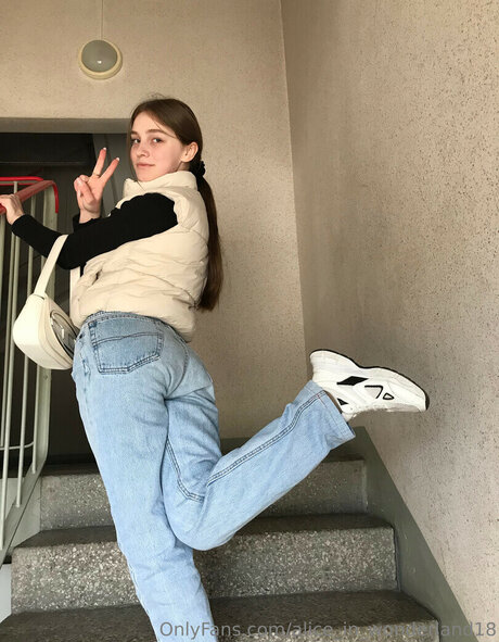 Alice in wonderland18 onlyfans nsfw