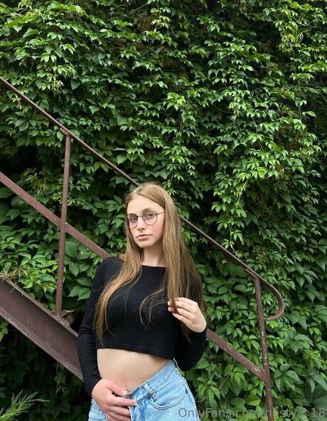 Alice in wonderland18 free only fans