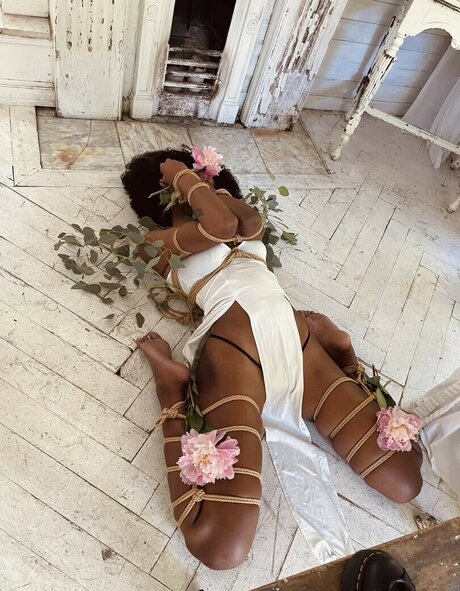 sveltegoddess  shots