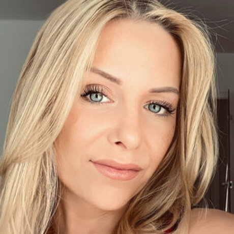 Emily Becker onlyfans leak porn