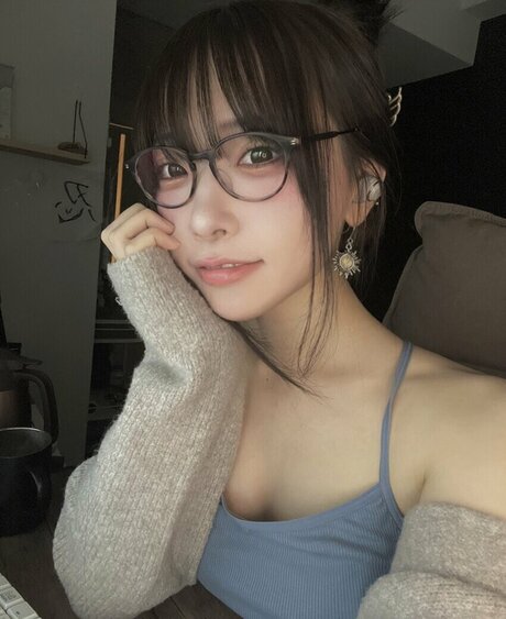 Honey__Sena onlyfans model images