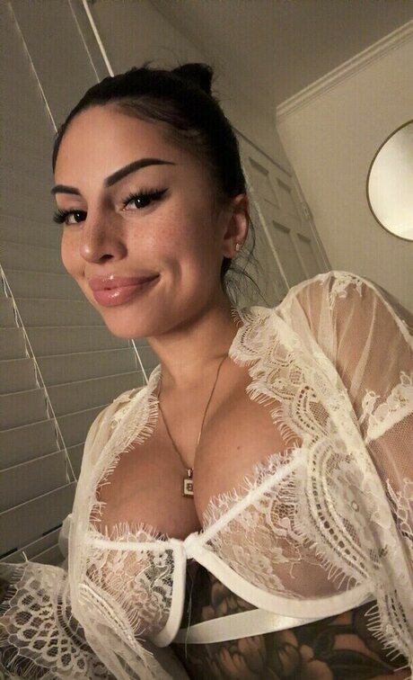 Breezy Foxx onlyfans nudes leak