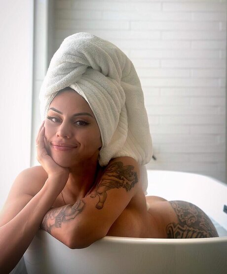 Breezy Foxx onlyfans porn leaks