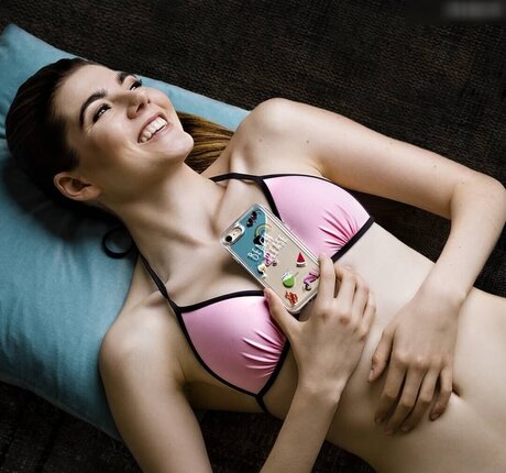 Klaudia Giez  visual