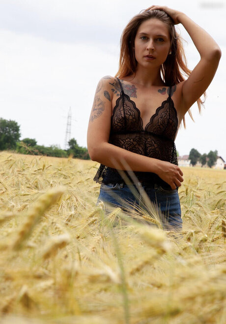 hi iam sara naked onlyfans pics