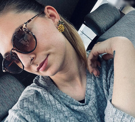 hi iam sara onlyfans x