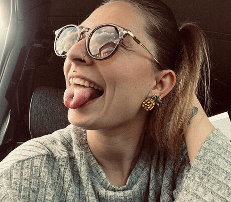 hi iam sara onlyfans nude