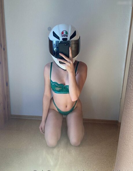 Elenarides onlyfans explicit content