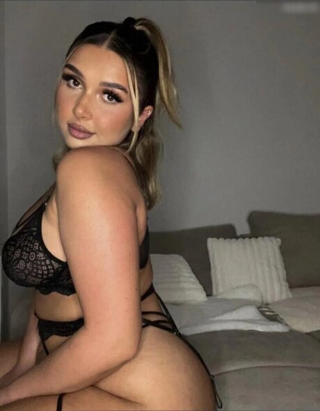 Jaseminra Profile image