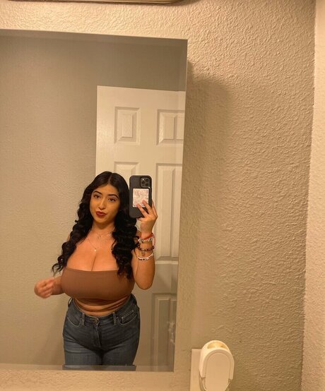 ashleyarambulaa is on onlyfans