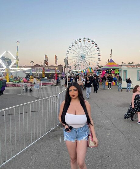 ashleyarambulaa only fans nude leaks