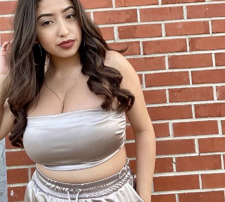 ashleyarambulaa naked onlyfans leaks