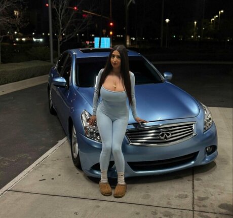 ashleyarambulaa onlyfans striptease