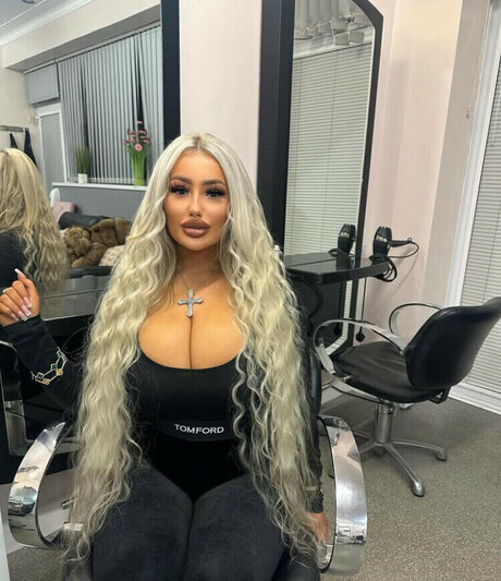 Corrinnadione  visuals