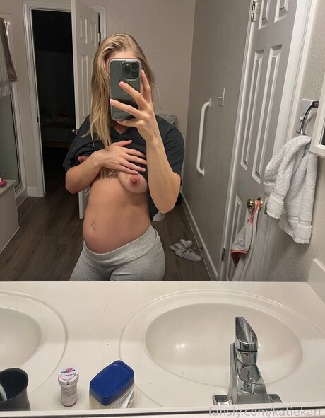 Fit Katie Karr onlyfans fotos