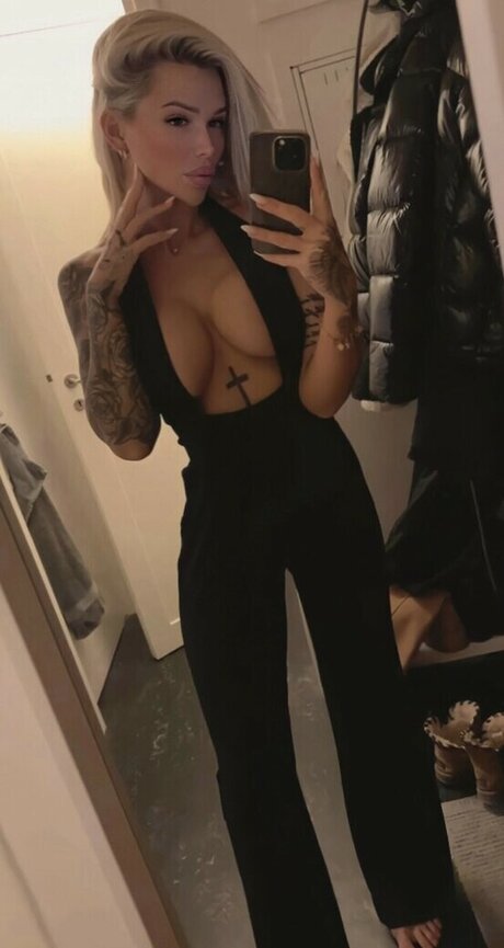 Emma Sandell sandellemma onlyfans.