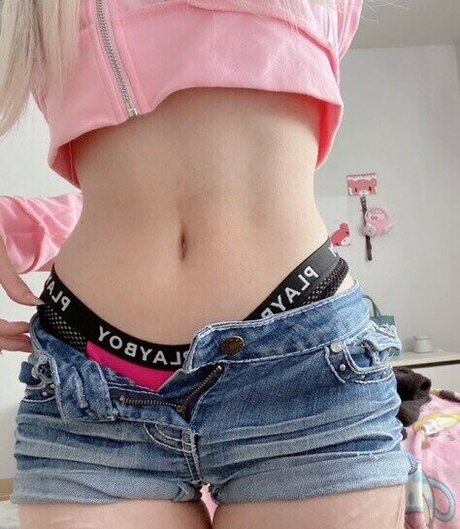 Moeponz nude porn onlyfans