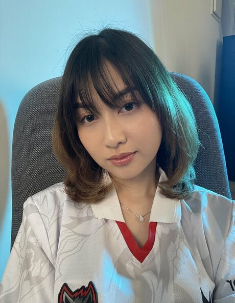 Swansage onlyfans model images