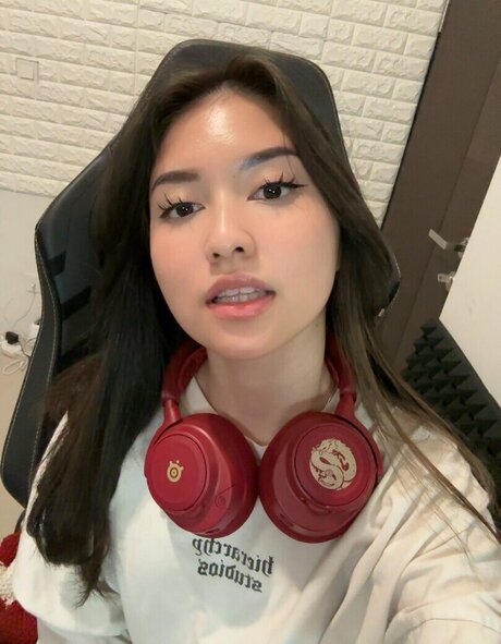 Swansage onlyfans strip tease