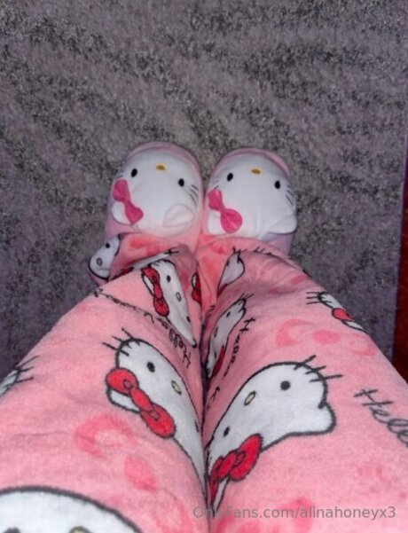 Alinahoneyx3 onlyfans leaked tits