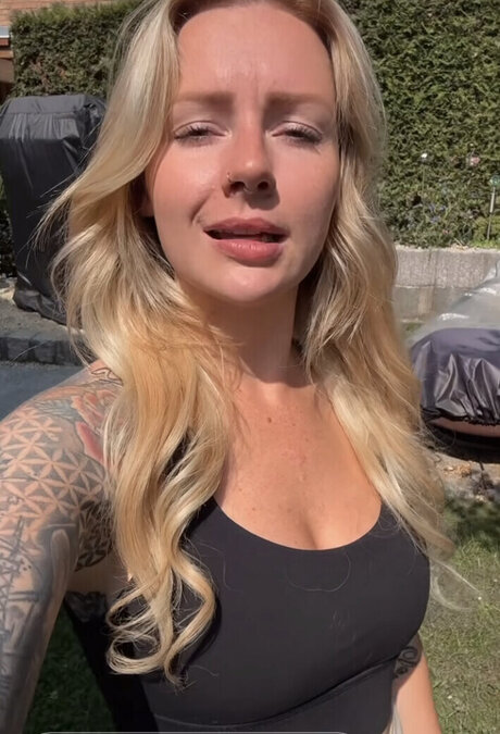 Denise Schwitalle leaked onlyfans.