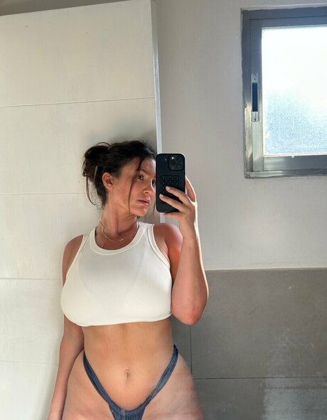 Monique Hristovska onlyfans sexy