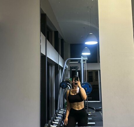 Monique Hristovska naked onlyfans