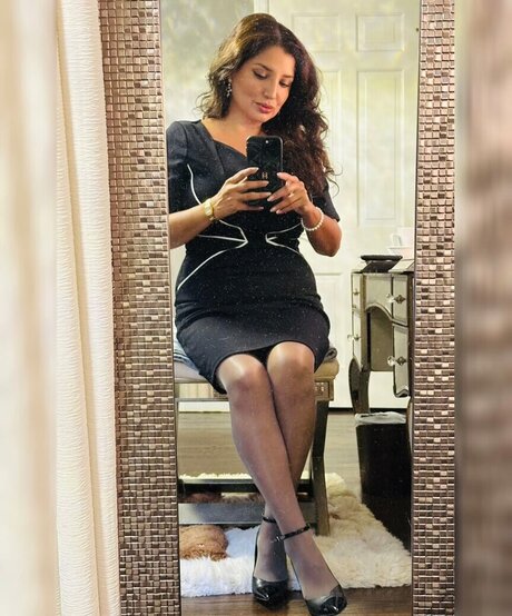 latinaseven7 onlyfans images