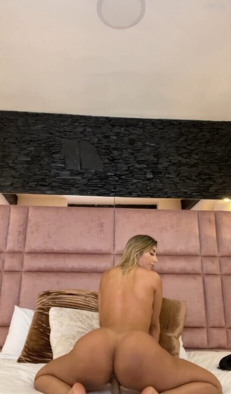 Nia Cruz porn onlyfans leak