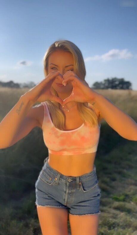 Anna Carina Woitschack  view