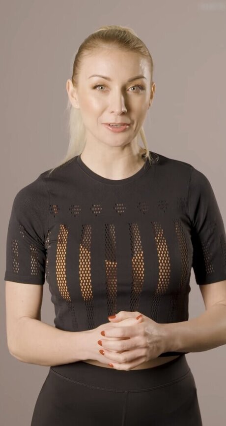 Anna Carina Woitschack  glimpse