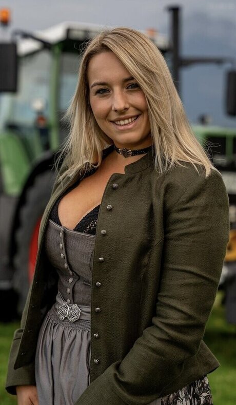 Alinas Landleben nsfw onlyfans