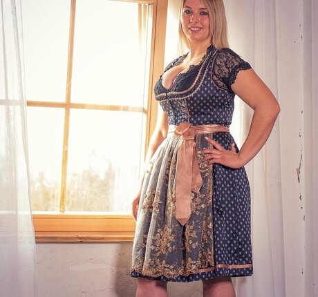 Alinas Landleben onlyfans naked pics