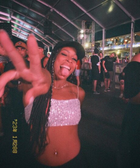 Lorrane Dos Santos onlyfans leaked tits