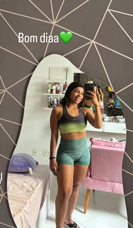 Lorrane Dos Santos onlyfans boobs