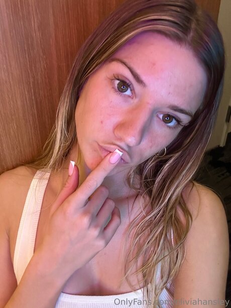 Oliviahansley nude onlyfans leak