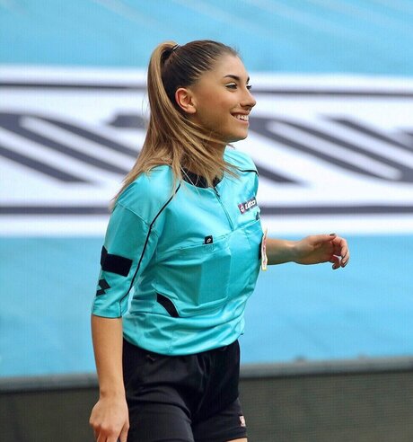 brunette pov onlyfans nude snap