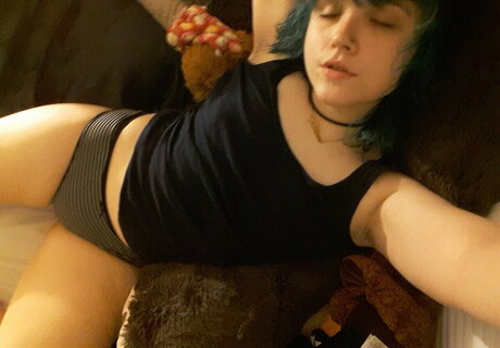 Riley Ramone nude onlyfans leaks