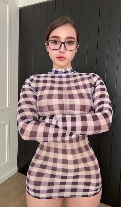 Suzanna Joy strip onlyfans