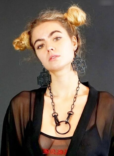 Nadine Bergmann onlyfans porno