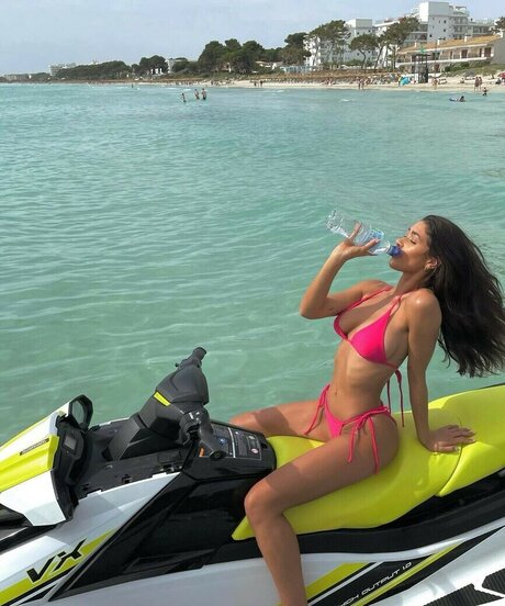 Shayna Senior naked onlyfans