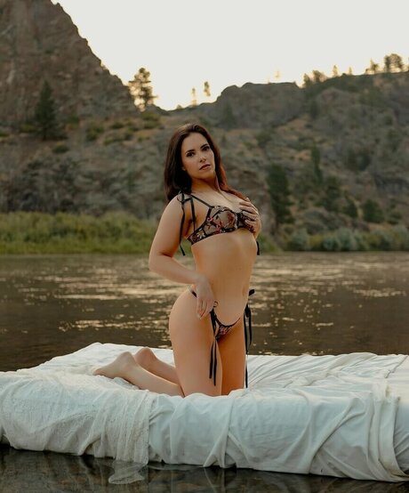 Annie Kundis onlyfans leak nudes