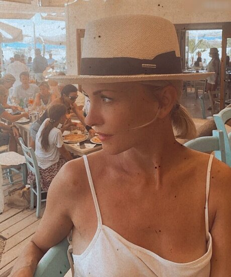 Janin Ullmann onlyfans leaks