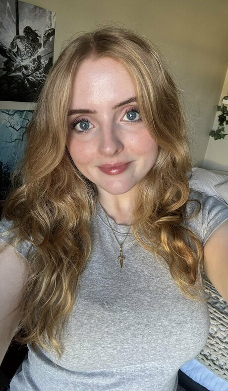 Krysttl onlyfans model images