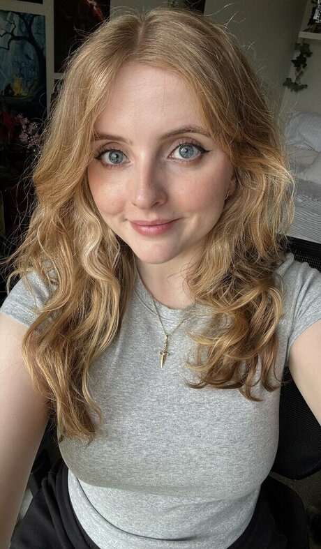 Krysttl nude on onlyfans