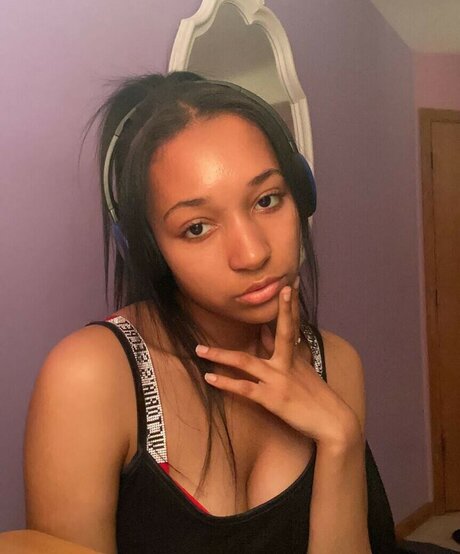 Ari Leigh Brown onlyfans leaked