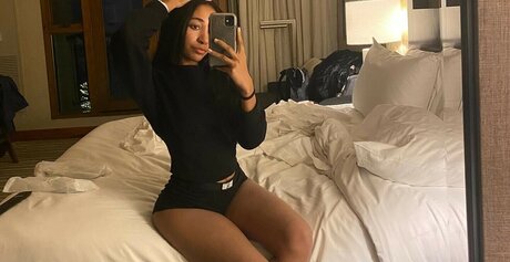 Ari Leigh Brown nudes onlyfans leaks