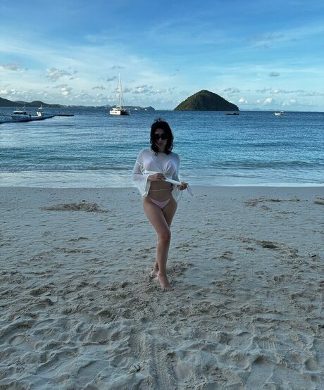 bunny asian onlyfans exclusive slide