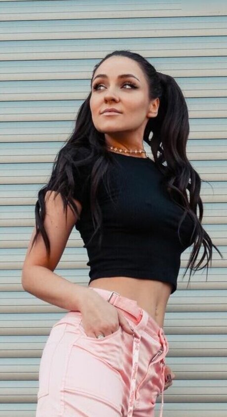 Regina Hixt sexy onlyfans