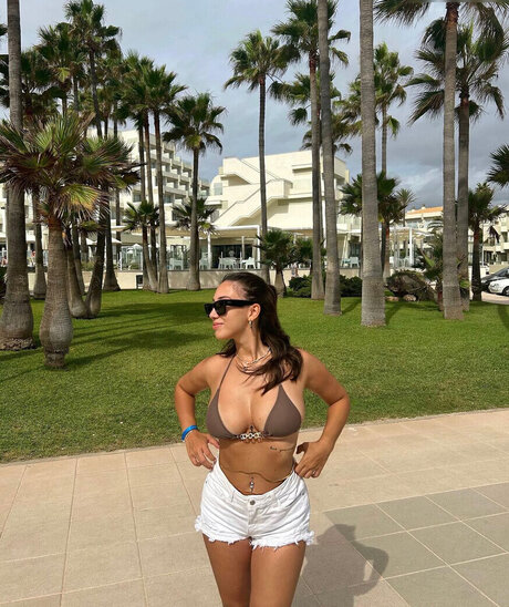 leonaankj pics onlyfans